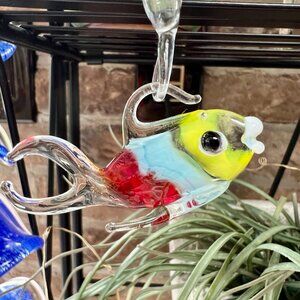 Amazing Floating Glass Fish